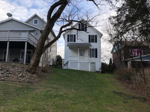 218 Loyalhanna St, Ligonier, PA 15658-1316