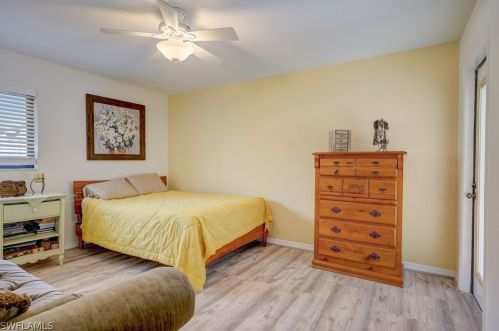 230 43rd Ter, Cape Coral FL  33904-8425 exterior