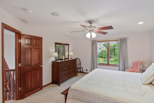 1888 White Oak Dr, Chaska MN  55318-2878 exterior