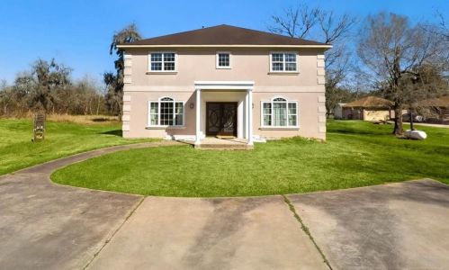 115 Oak Colony Dr, Angleton TX  77515-9002 exterior