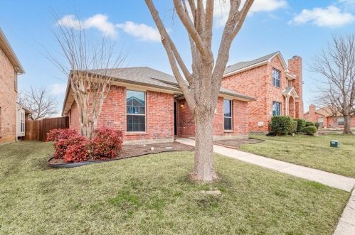 620 Gentry Ln, Lewisville, TX 75028-8806