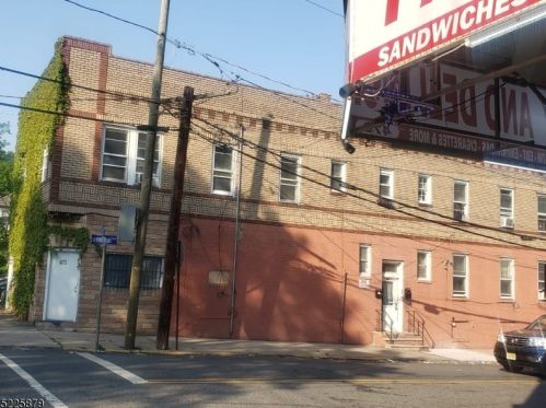 470 Union Ave, Irvington NJ  07111-2837 exterior