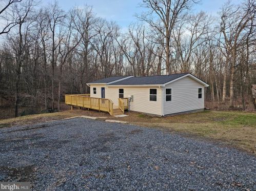 3187 Mountain Lake Rd, Hedgesville, WV 25427-6825