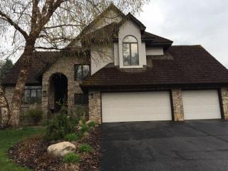 11061 Bluestem Ln, Edina MN  55347-4730 exterior