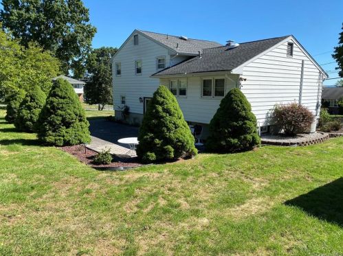 10 Tamarac Ln, Stony Point, NY 10980-2506