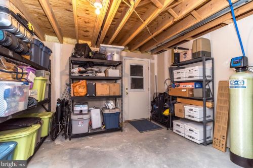 732 Castlewood Dr, Dresher PA 19025-2015 exterior