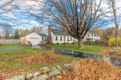 24 Mill Rd, North Hampton, NH 03862-2321