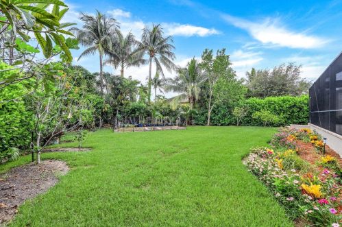 616 Somerset Ct, Marco Island FL  34145-2450 exterior