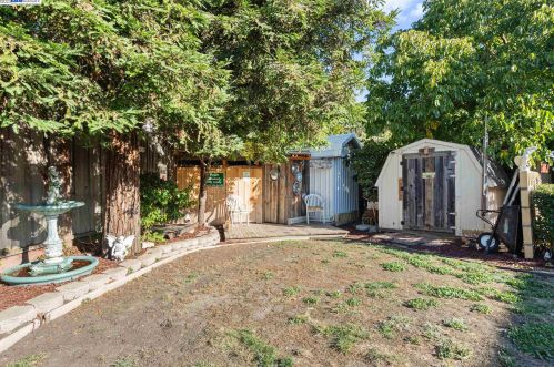 7793 Peppertree Rd, Pleasanton CA  94568-1348 exterior