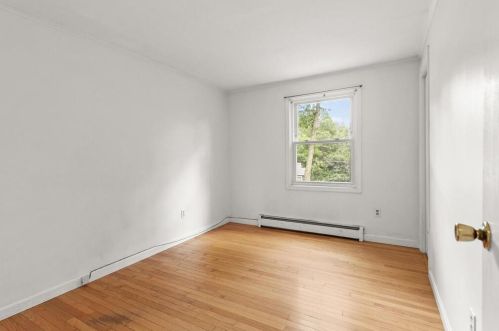 1 Nolet Ave, Salem NH  03079-1756 exterior