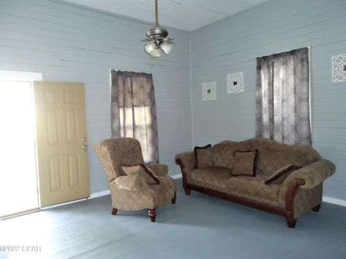 2919 Caledonia St, Marianna FL  32446-3366 exterior