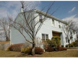 9 Jeanette Ct, Monroe Twp NJ  08831-2527 exterior