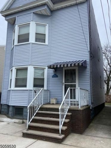 24 Hartley Pl, Bayonne NJ  07002-1210 exterior
