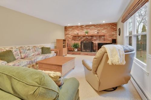 26 Ridge Rd, Southington CT  06489-2437 exterior