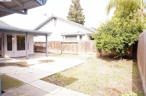 2116 Mather Dr, Modesto CA  95350-0312 exterior