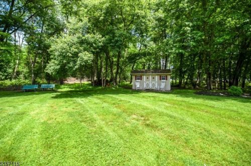 6 Cheryle Way, Annandale NJ  08801-3416 exterior