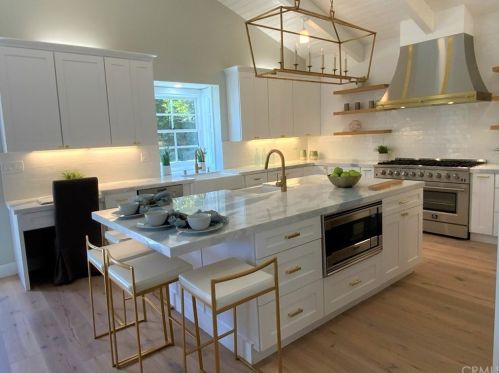 1657 Gates Ave, Manhattan Beach CA  90266-7028 exterior