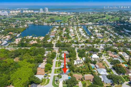 2602 Pepperwood Cir, West Palm Beach FL  33410-5249 exterior