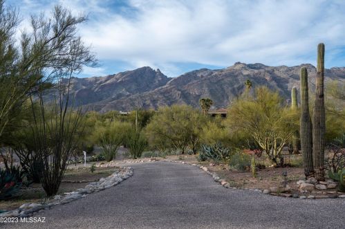 5854 Camino Del Conde, Tucson, AZ 85718-4310