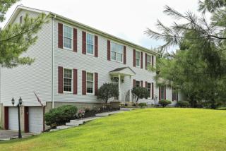 7 Jodi Beth Dr, Mahopac, NY 10541-1060
