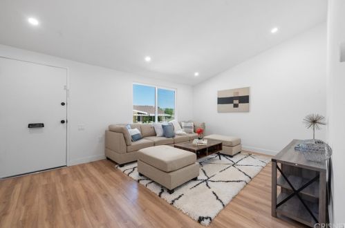 19118 Avenue Of The Oaks, Santa Clarita, CA 91321-5362