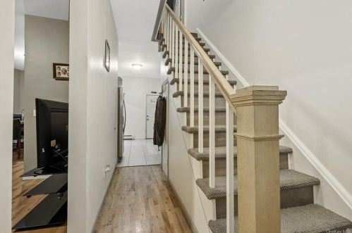 207 3rd Ave, Mount Vernon, NY 10550-3902