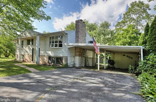 701 Edison Rd, Water Gap, PA 17018-9623