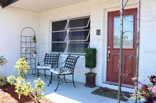 9317 Morehead Ln, Port Richey, FL 34668-4421