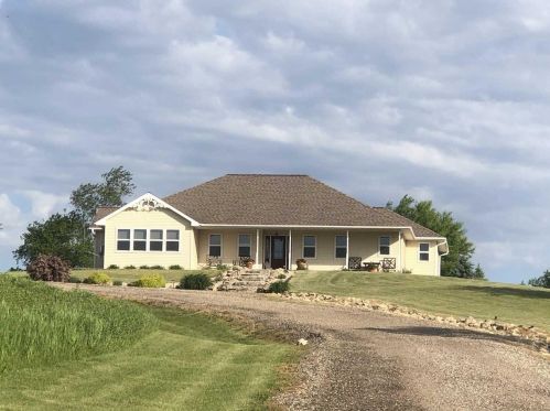 21524 Glider Ave, Tomah, WI 54660-6911