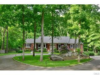 59 Rising Ridge Rd, Ridgefield, CT 06877-5818