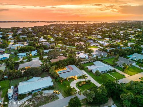 312 Hibiscus Trl, Melbourne, FL 32951-2026