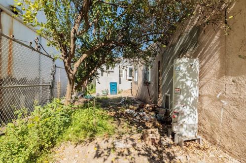 4366 116th St, Hawthorne CA  90250-2327 exterior