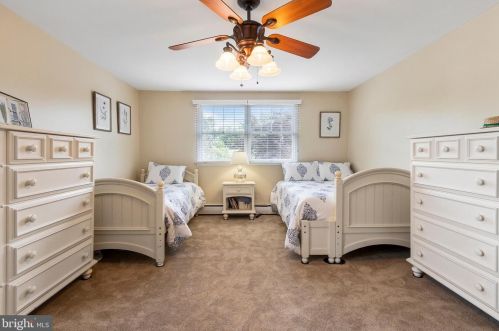 17 Windmill Dr, Southampton PA  18966-2328 exterior