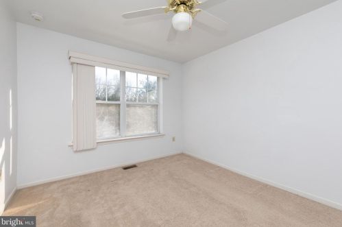 807 Dresher Woods Dr, Dresher PA  19025-1528 exterior