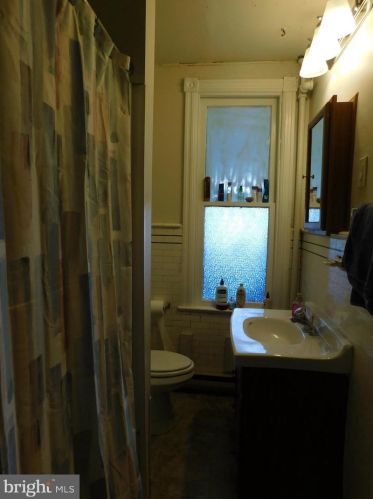 406 1 Ave, Parkesburg PA  19365-1238 exterior