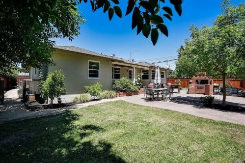 3270 Sonoma Ave, Santa Rosa, CA 95405-6862