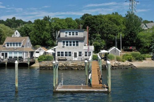237 Riverside Dr, Tiverton, RI 02878-4205