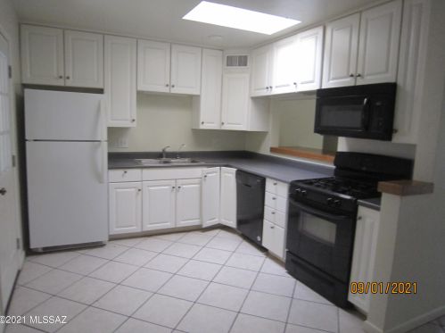 2833 Blacklidge Dr, Tucson AZ  85716-1803 exterior