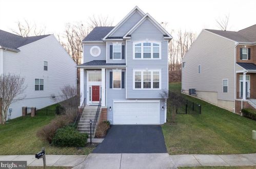 3301 Eagle Ridge Dr, Woodbridge, VA 22191-6536