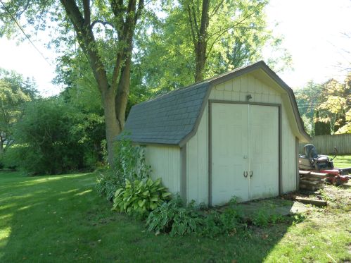 4049 Maple Grove Dr, Hubertus WI  53033-9716 exterior