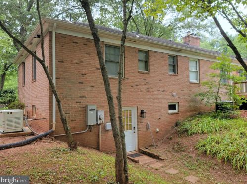 13501 Highland Farms Ct, Nokesville VA  20181-2811 exterior