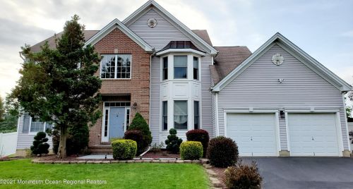 29 Victoria Cir, Jackson Twp, NJ 08527-3201
