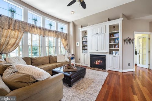 42306 Big Spg Ct, Leesburg VA 20176-6289 exterior