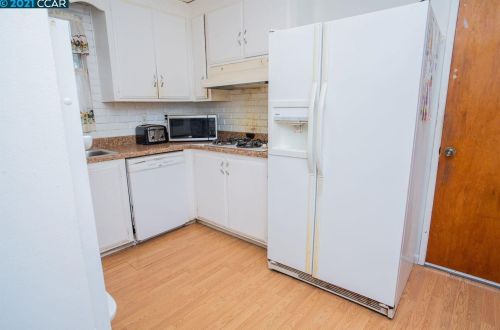 2699 Shamrock Dr, Richmond CA  94806-1555 exterior