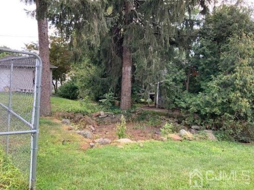 39 Sunset Ave, Old Bridge NJ  08857-1230 exterior