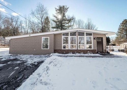 10 The Curve Rd, Rock Hill, NY 12775-6537