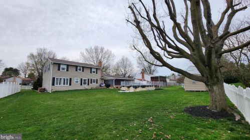 17 Briarwood Rd, Shrewsbury PA  17361-1801 exterior