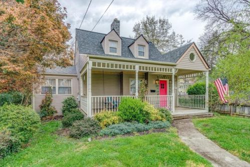 511 Walnut St, Salem, VA 24153-5327
