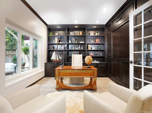 226 9 St, Huntington Beach CA 92648-4635 exterior