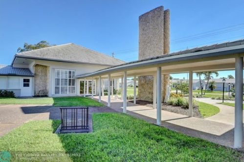 1606 14th Ave, Boynton Beach FL  33426-5809 exterior
